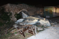 قبل فجر اليوم - جرافات البلدية تقتحم وتهدم مخزن ومعرش داخل مقبرة طاسو بيافا 